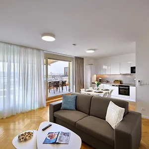 Downtown Rubesova Aparthotel Prague